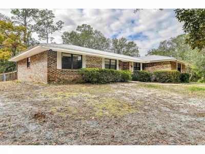 Home For Sale in Pomona Park, Florida