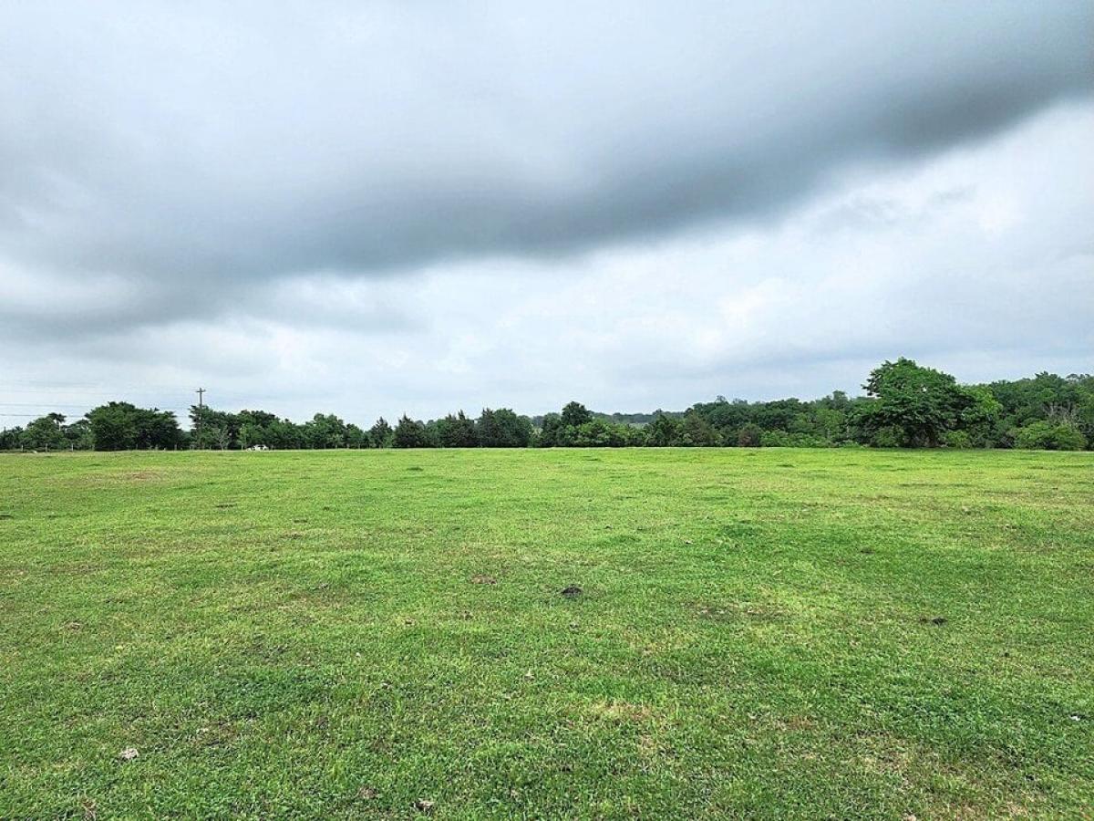 Picture of Residential Land For Sale in Brenham, Texas, United States