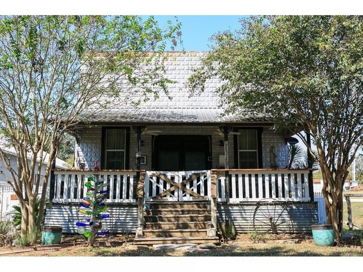 Picture of Home For Sale in Burton, Texas, United States