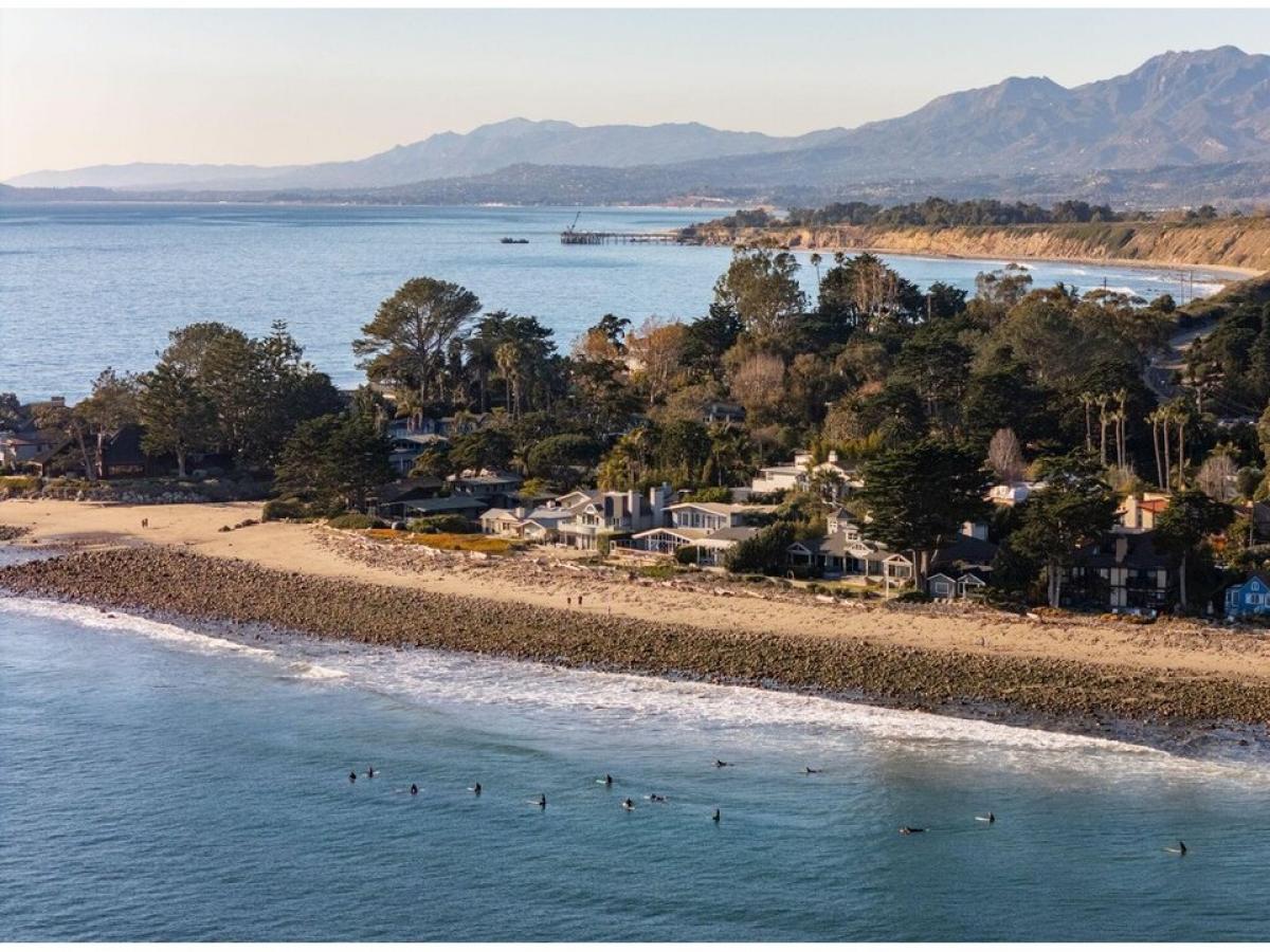 Picture of Home For Sale in Carpinteria, California, United States