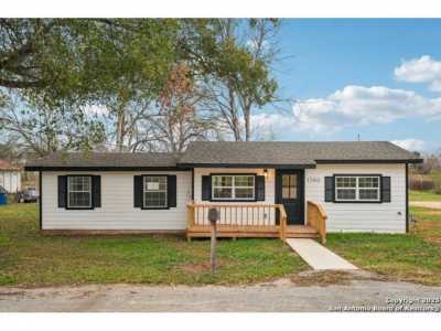 Home For Sale in Floresville, Texas