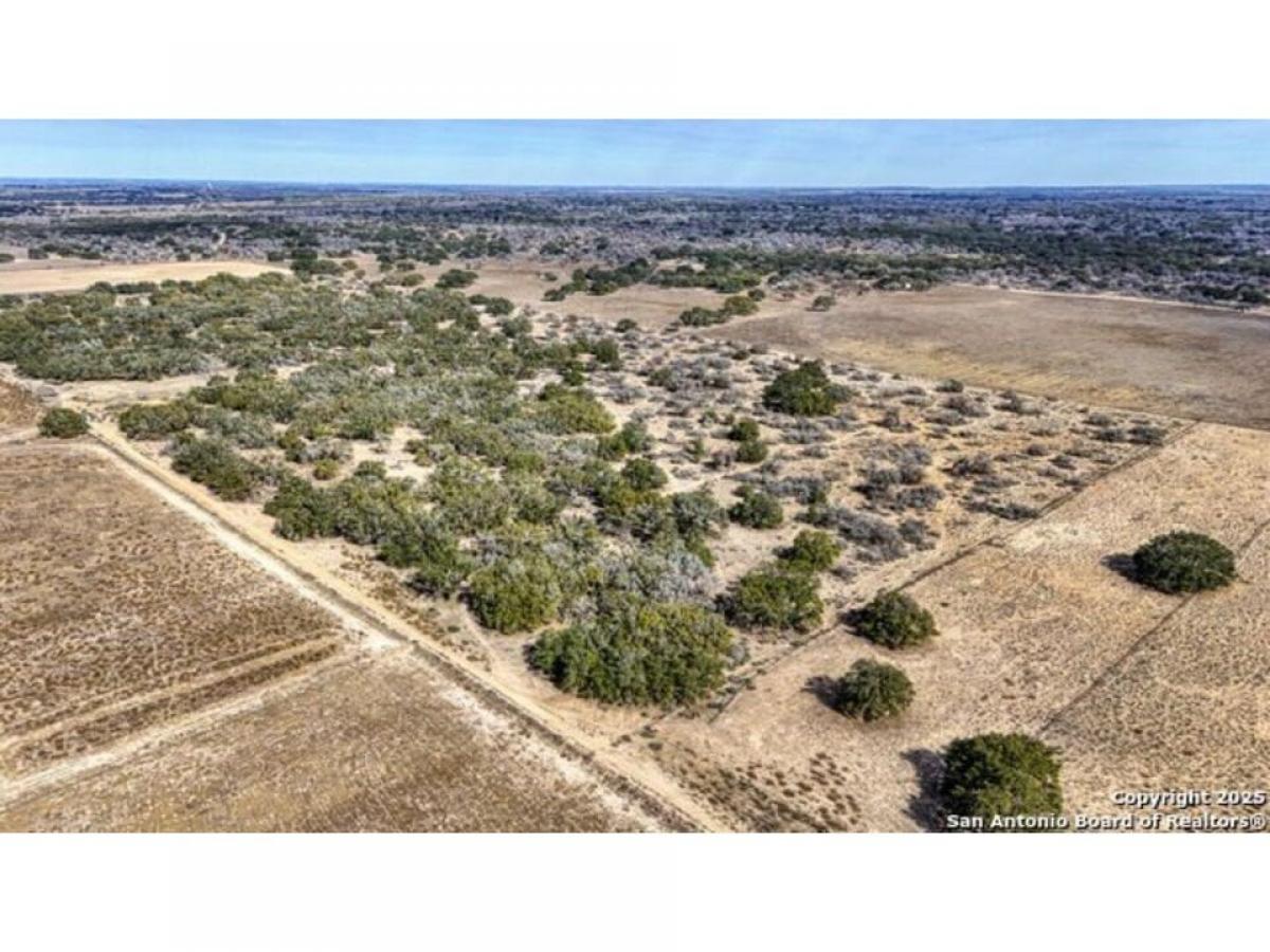 Picture of Residential Land For Sale in Devine, Texas, United States