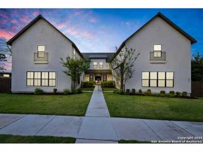 Home For Sale in Alamo Heights, Texas