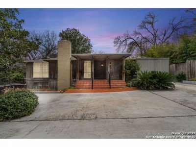 Home For Sale in Alamo Heights, Texas