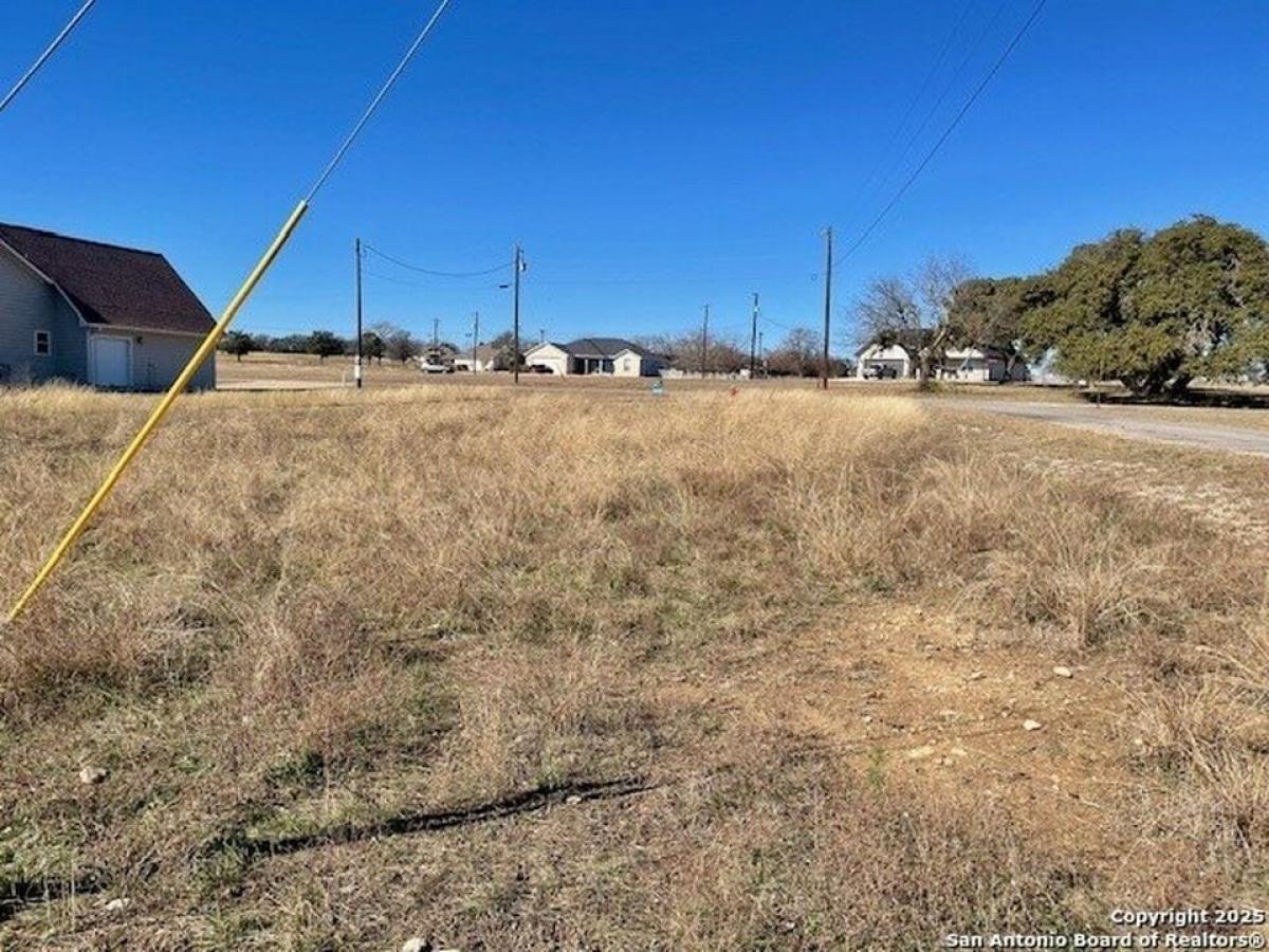 Picture of Residential Land For Sale in Bandera, Texas, United States