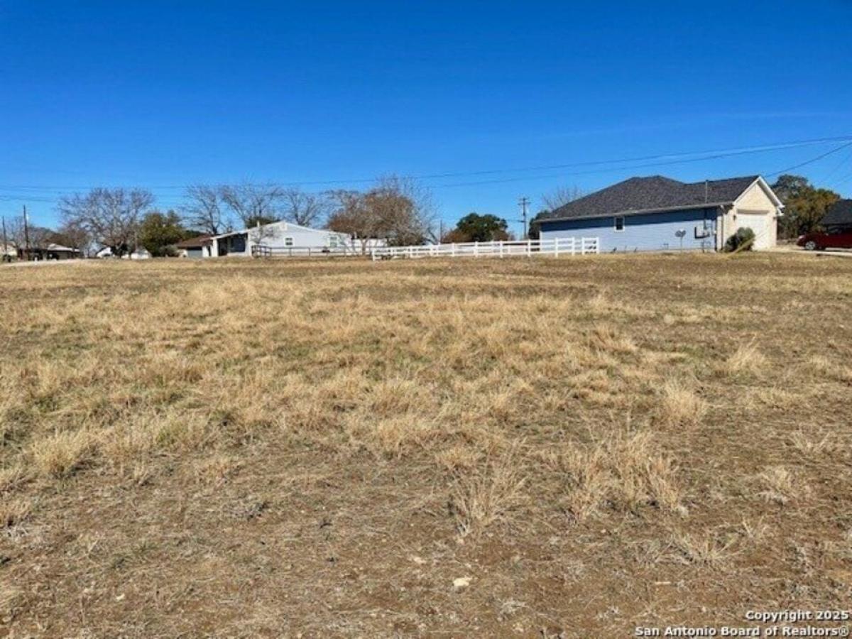 Picture of Residential Land For Sale in Bandera, Texas, United States