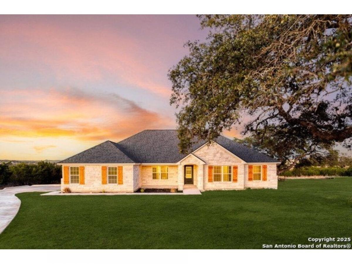 Picture of Home For Sale in Bandera, Texas, United States