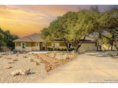 Home For Sale in Canyon Lake, Texas