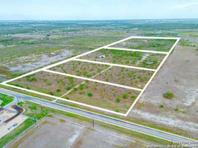 Residential Land For Sale in Falls City, Texas