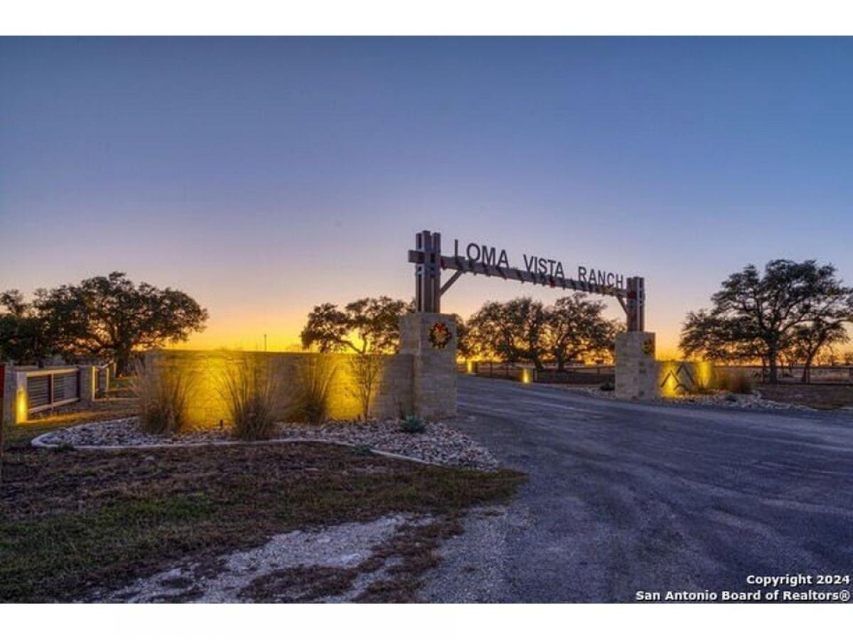 Picture of Residential Land For Sale in Kerrville, Texas, United States