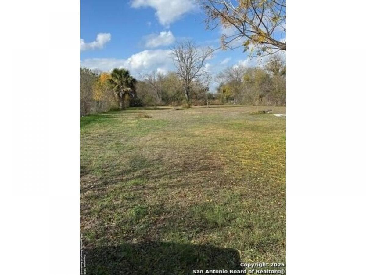 Picture of Residential Land For Sale in San Antonio, Texas, United States