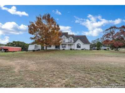 Home For Sale in Pipe Creek, Texas