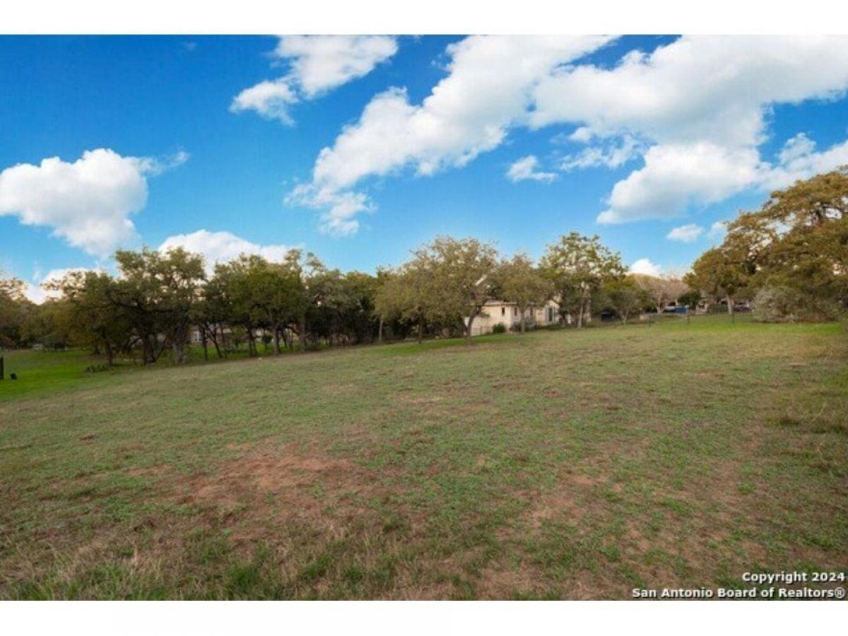 Picture of Residential Land For Sale in Garden Ridge, Texas, United States