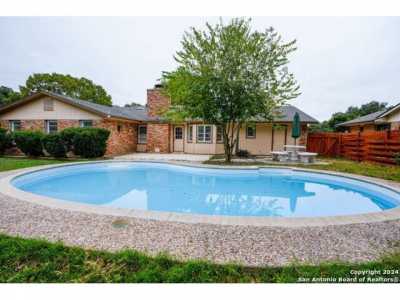 Home For Sale in Universal City, Texas