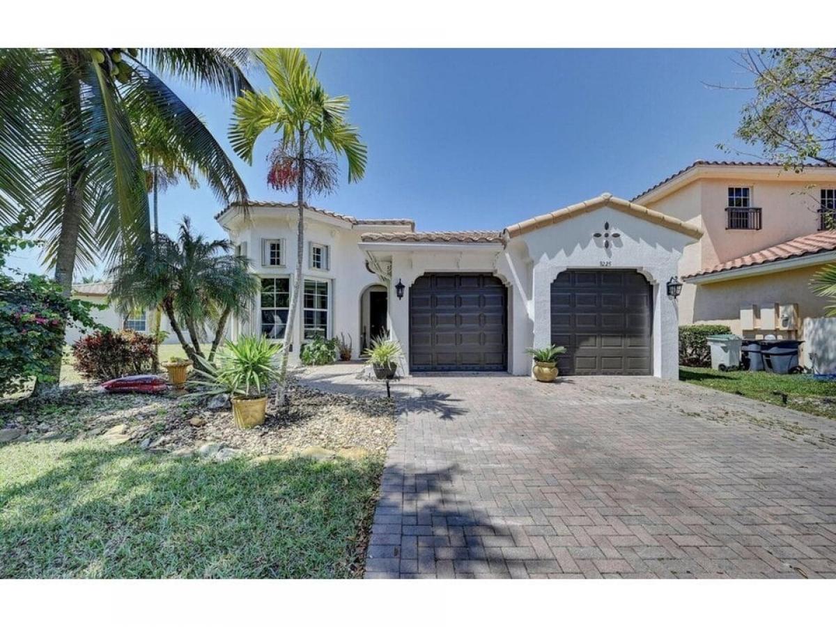 Picture of Home For Sale in Parkland, Florida, United States