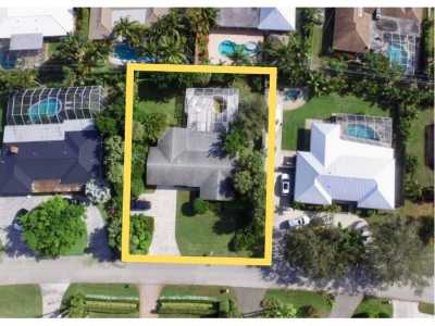 Home For Sale in Tequesta, Florida