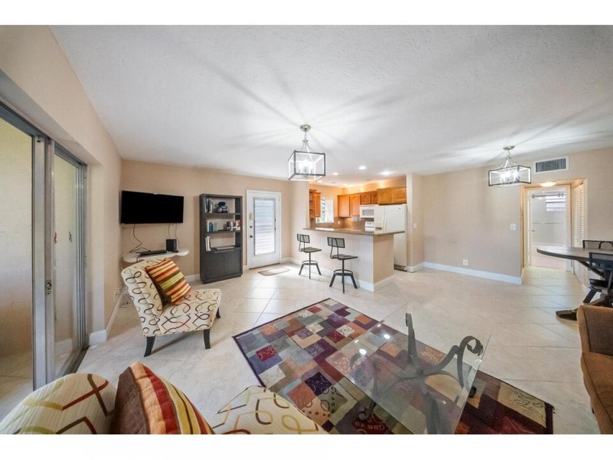 Picture of Home For Sale in West Palm Beach, Florida, United States