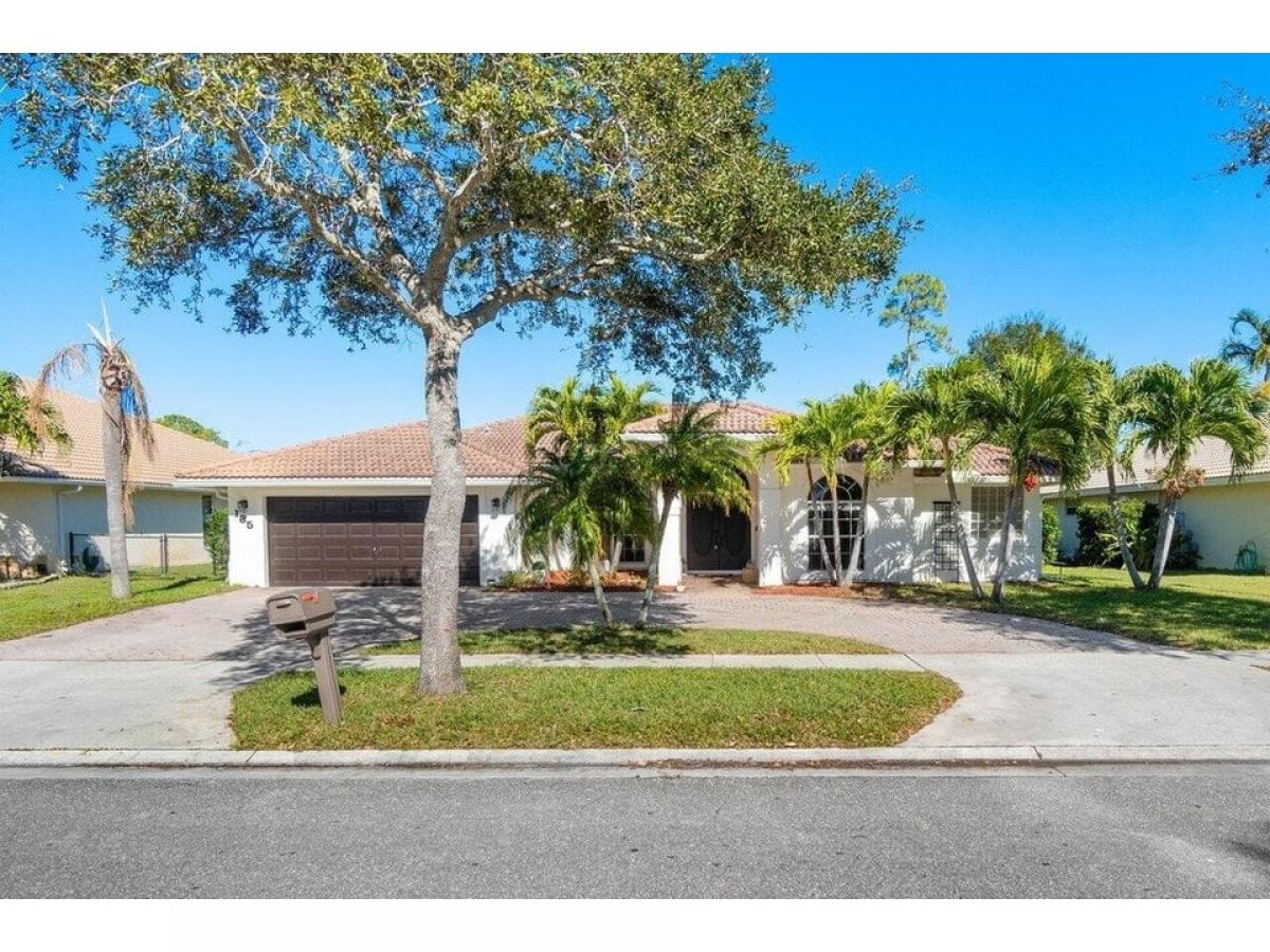 Picture of Home For Sale in Royal Palm Beach, Florida, United States