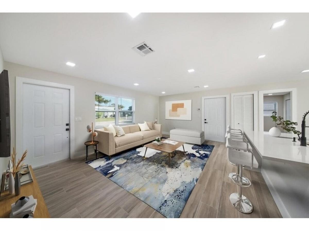 Picture of Home For Sale in Lake Worth, Florida, United States