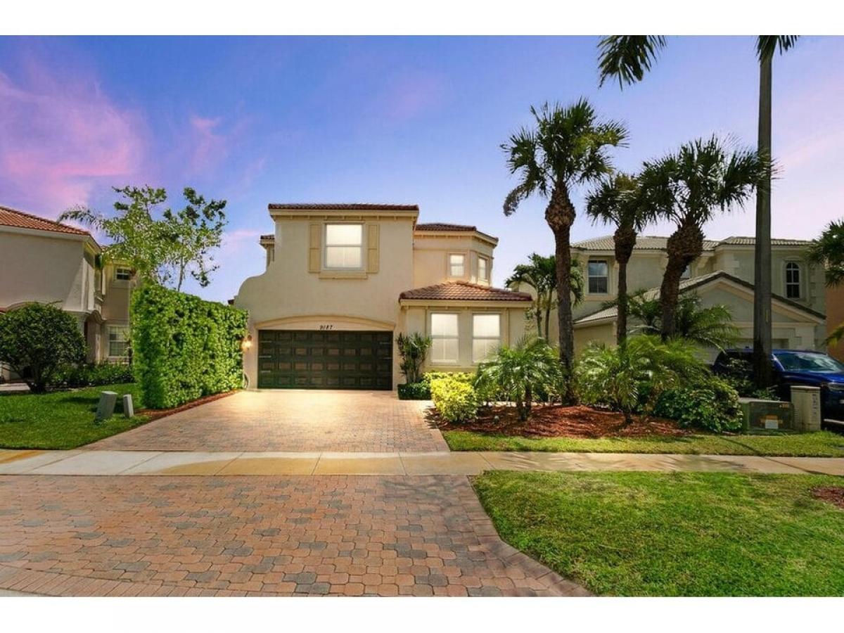 Picture of Home For Sale in Wellington, Florida, United States