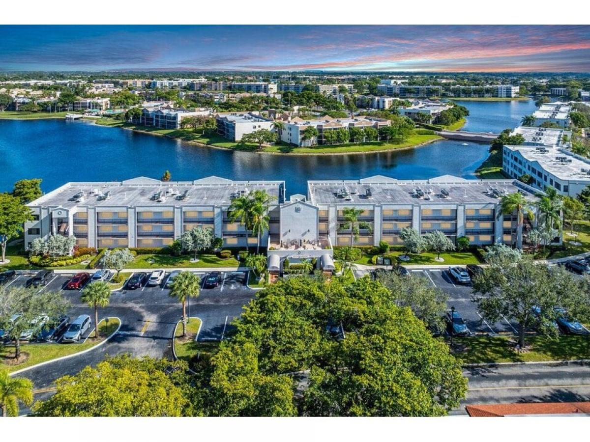 Picture of Home For Sale in Tamarac, Florida, United States