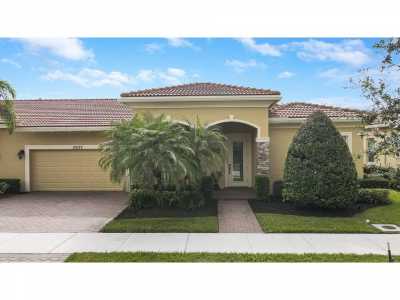 Home For Sale in Port Saint Lucie, Florida