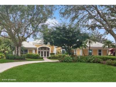 Home For Sale in Port Saint Lucie, Florida