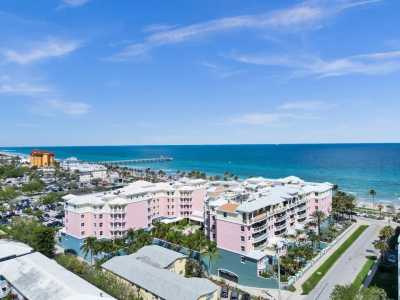 Home For Sale in Deerfield Beach, Florida