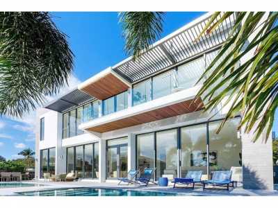 Home For Sale in Lighthouse Point, Florida