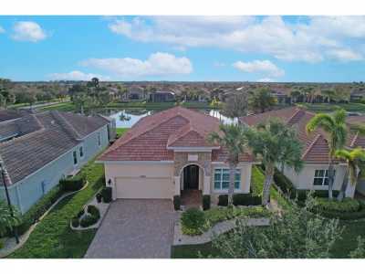 Home For Sale in Port Saint Lucie, Florida