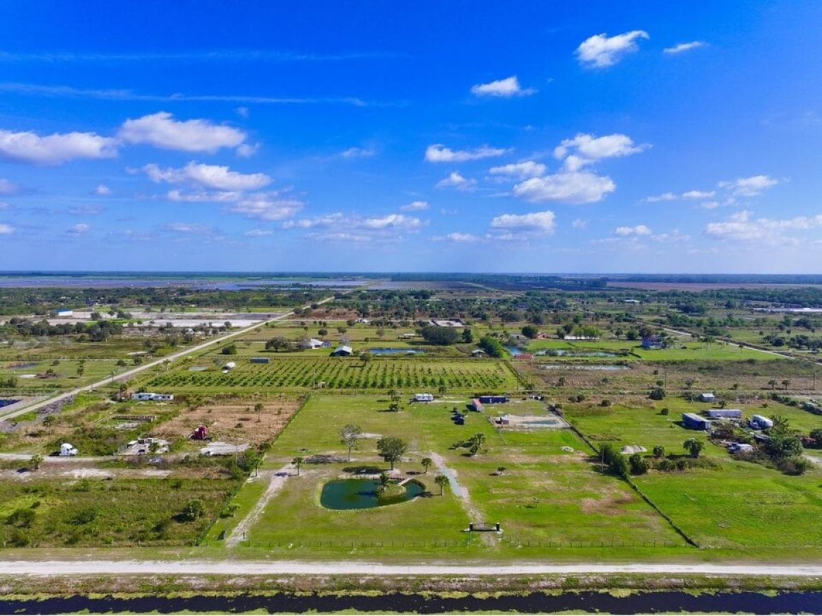 Picture of Residential Land For Sale in Loxahatchee, Florida, United States