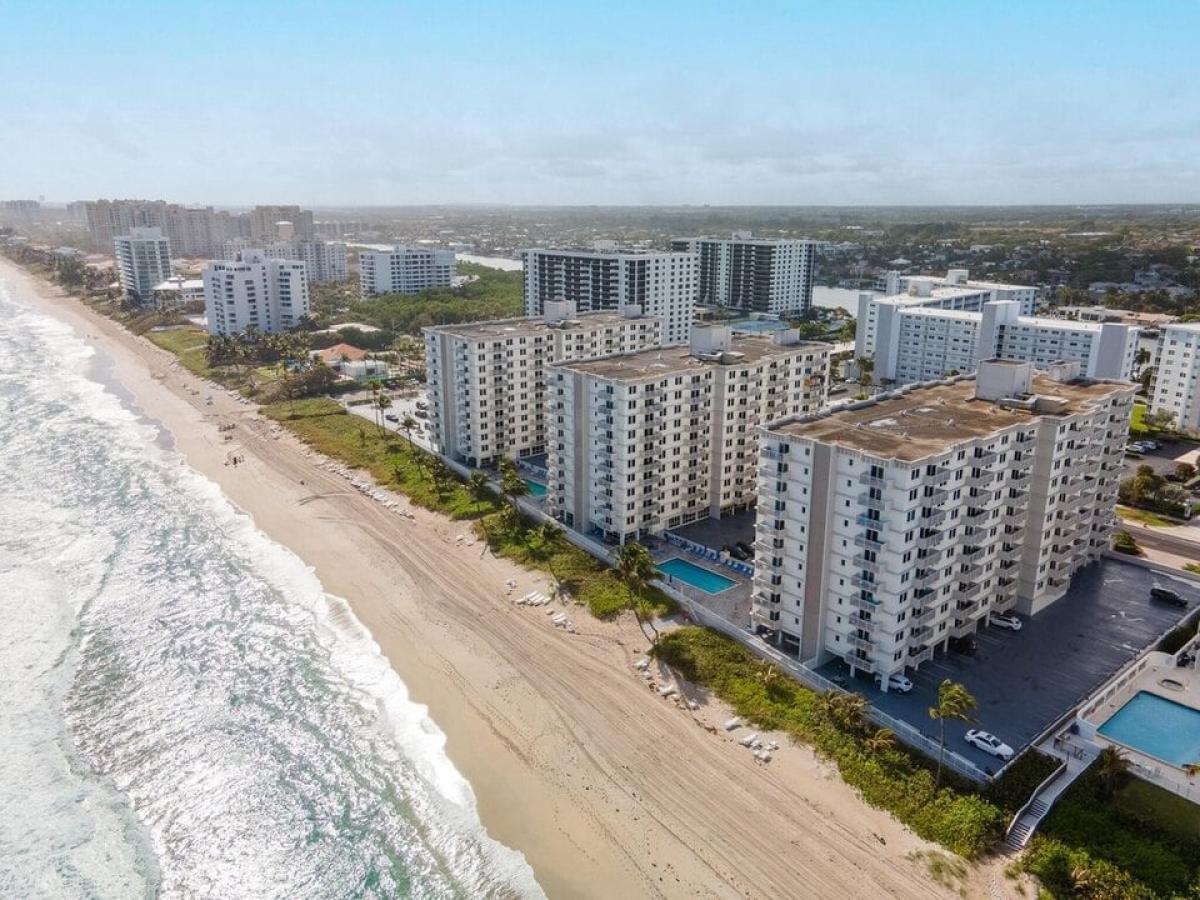 Picture of Home For Sale in Highland Beach, Florida, United States