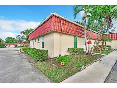 Home For Sale in Lake Worth, Florida