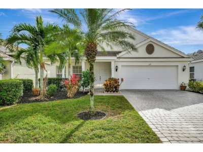 Home For Sale in Royal Palm Beach, Florida