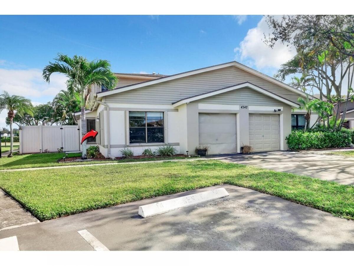 Picture of Home For Sale in West Palm Beach, Florida, United States