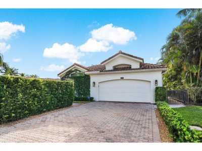 Home For Sale in Wellington, Florida