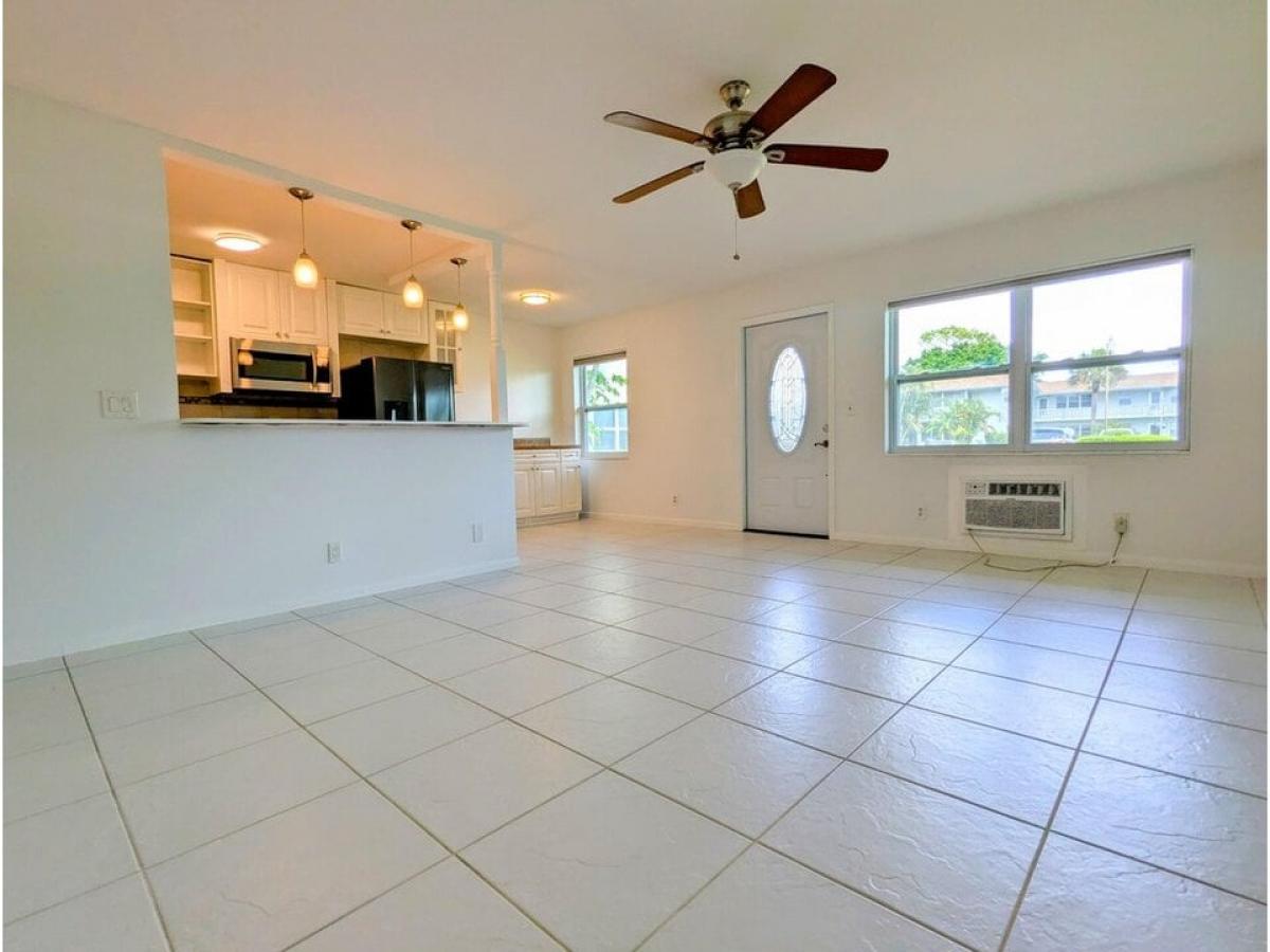 Picture of Home For Sale in West Palm Beach, Florida, United States