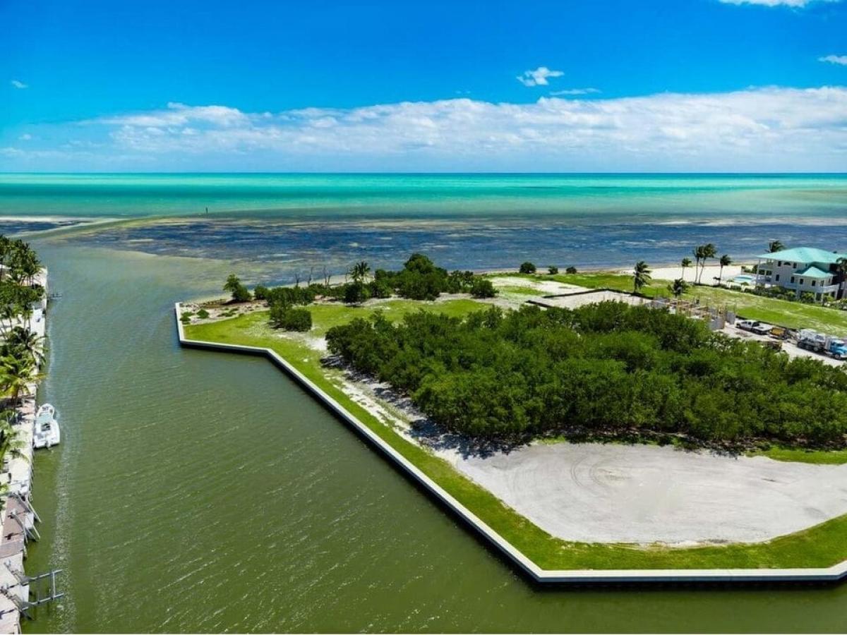 Picture of Residential Land For Sale in Marathon, Florida, United States