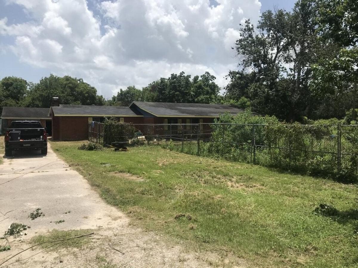 Picture of Home For Sale in Baytown, Texas, United States