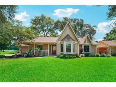 Home For Sale in Crosby, Texas