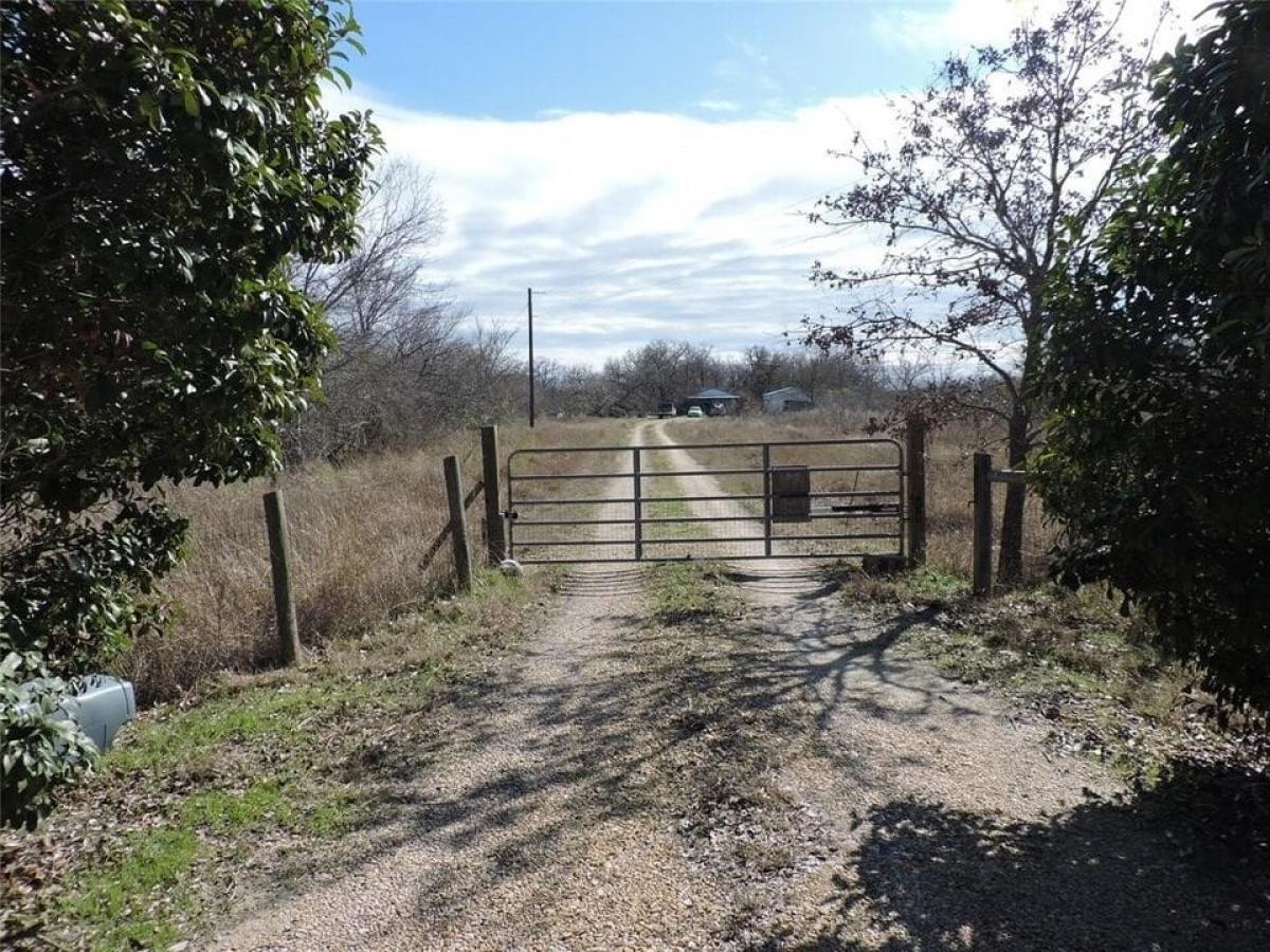 Picture of Home For Sale in Bedias, Texas, United States