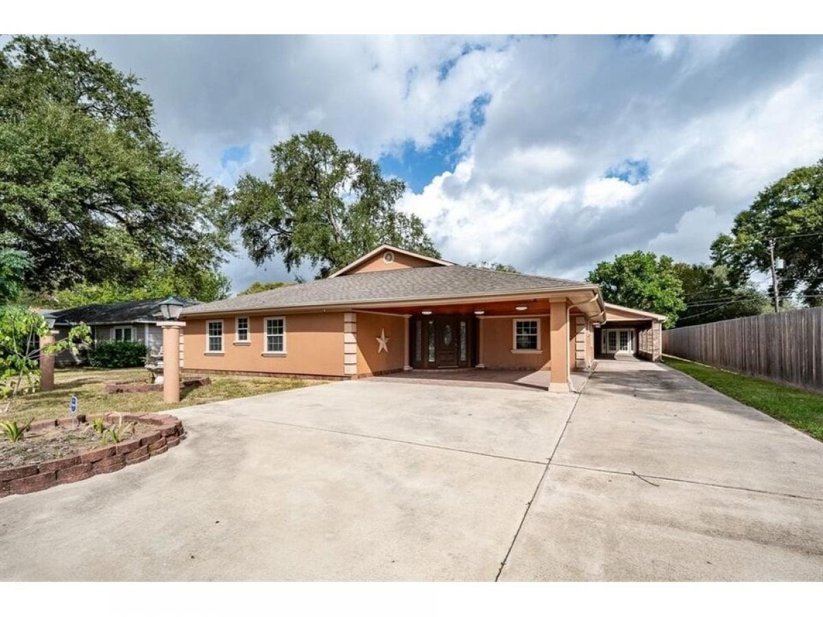 Picture of Home For Sale in Baytown, Texas, United States