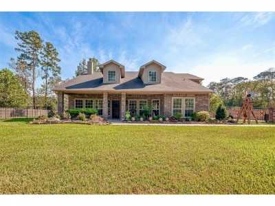 Home For Sale in Crosby, Texas