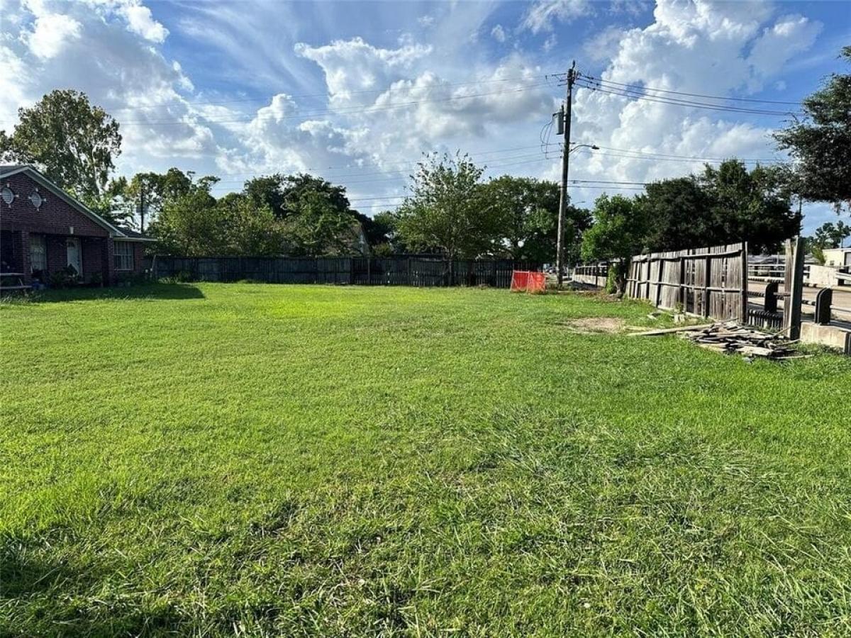 Picture of Residential Land For Sale in Houston, Texas, United States