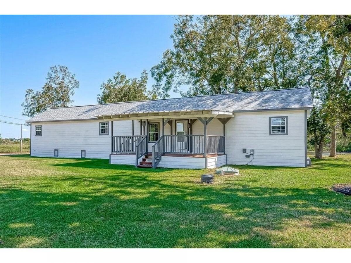 Picture of Home For Sale in Crosby, Texas, United States