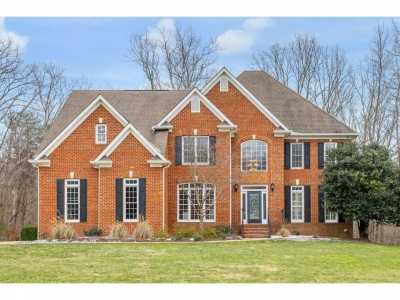 Home For Sale in Signal Mountain, Tennessee