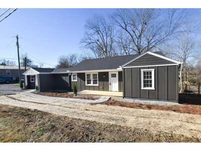 Home For Sale in Englewood, Tennessee