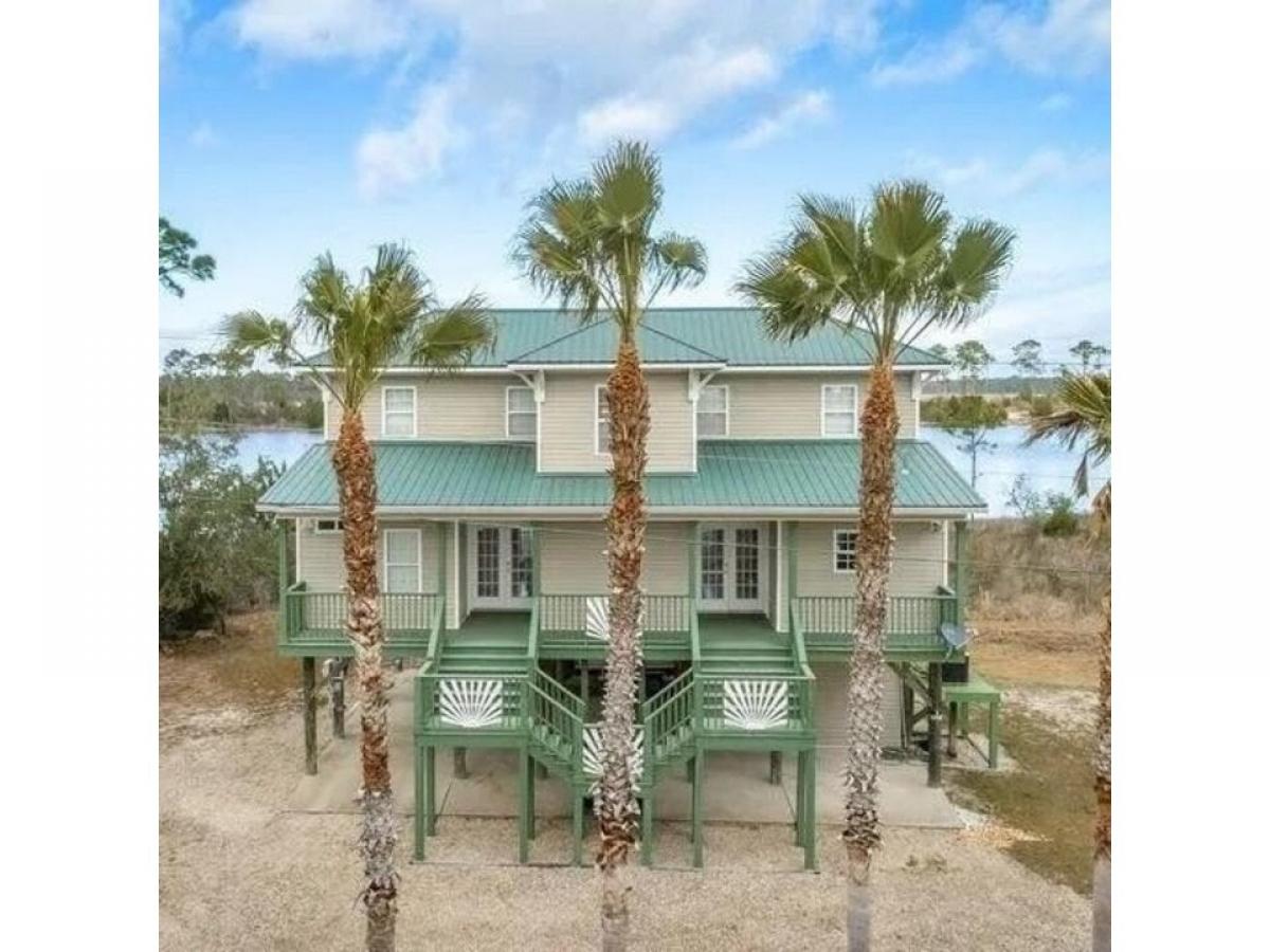 Picture of Home For Sale in Carrabelle, Florida, United States