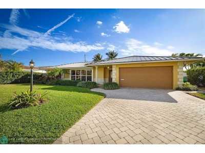 Home For Sale in Lighthouse Point, Florida