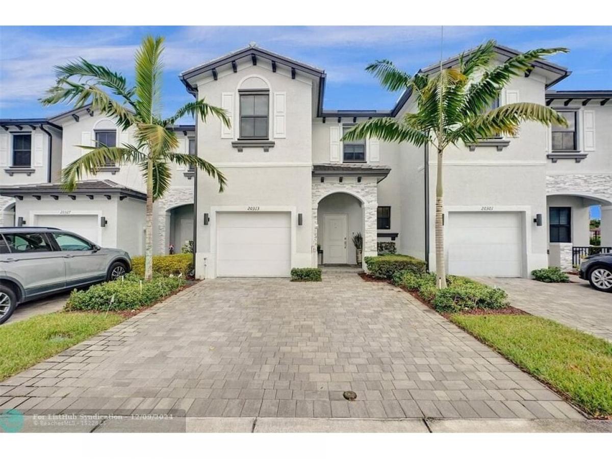 Picture of Home For Sale in Miami, Florida, United States